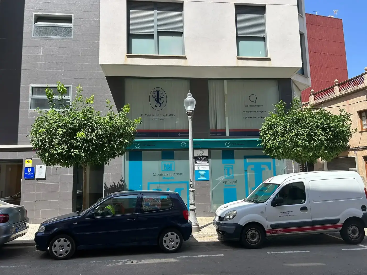 Edificio del despacho de Flavia Laco visto desde la calle en Vinaròs