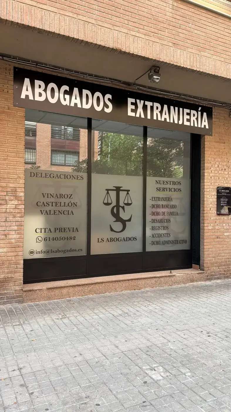Fachada del despacho de abogados de extranjería LS Abogados en Valencia