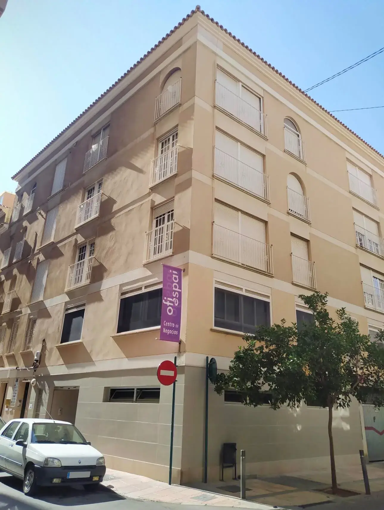 Edificio del despacho de LS Abogados en la calle Poeta Verdaguer de Castellón de la Plana